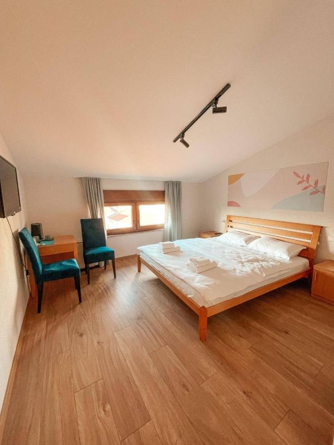 Mint Hotel Πρίζρεν Εξωτερικό φωτογραφία