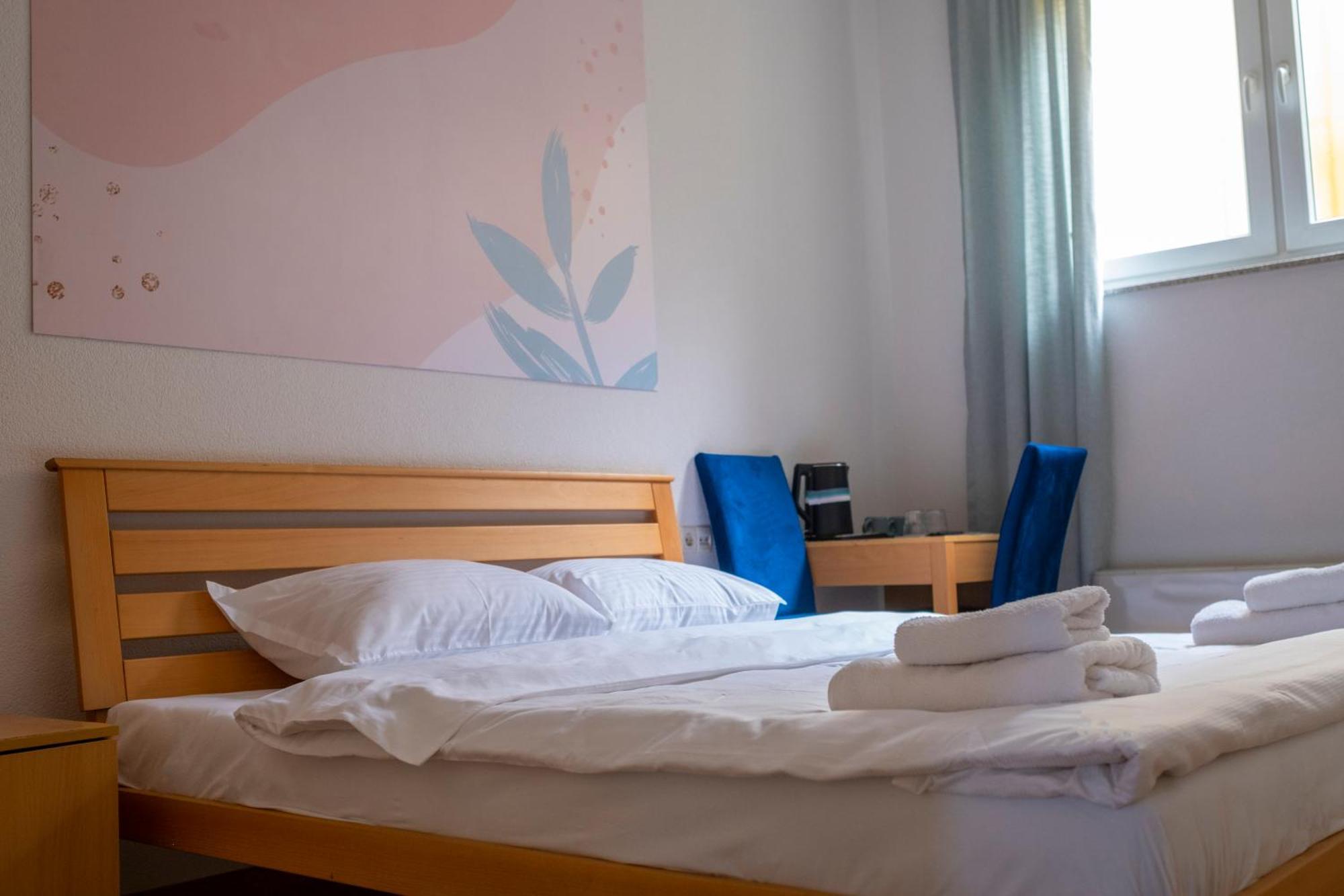 Mint Hotel Πρίζρεν Δωμάτιο φωτογραφία